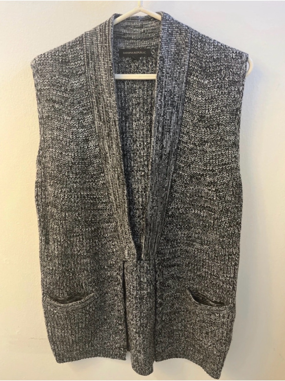 Banana Republic Women’s Gray Marled Shawl Collar Sweater Vest